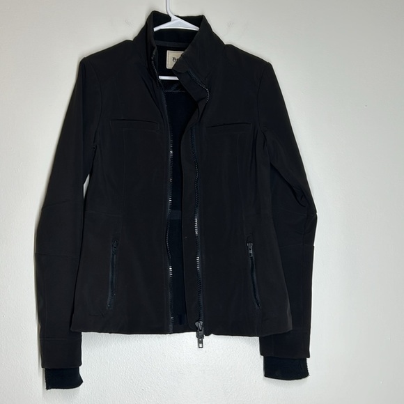 Roots outdoors softshell jacket women’s size S black full zip long sleeve‎ - Picture 4 of 15